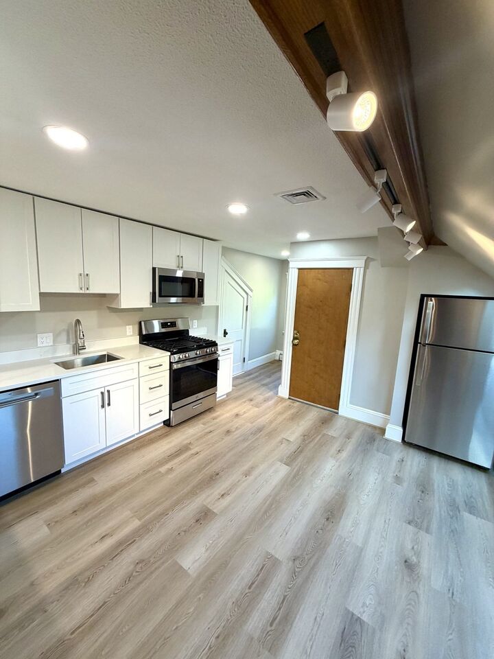 Property Photo:  7 Lovejoy St 3  MA 01835 