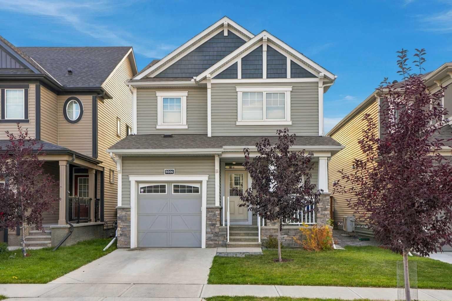 Property Photo:  5009 Windsong Boulevard SW  AB T4B 5L2 