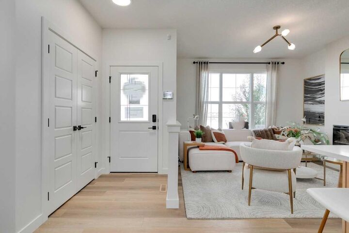 Property Photo:  463 Buffaloberry Manor SE  AB T3M 4G8 