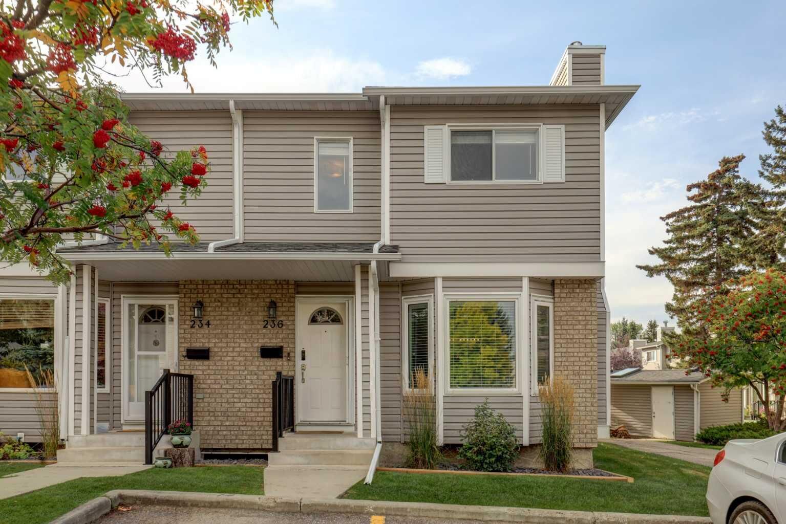 Property Photo:  236 Cedarwood Park SW  AB T2W 5T6 