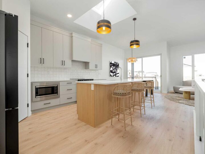 Property Photo:  425 Blackwolf Boulevard N  AB T1H 7J5 