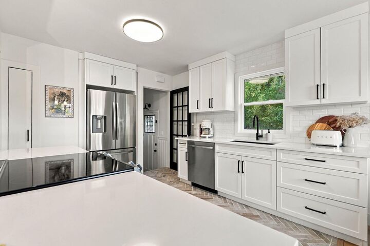 Photo de la propriété: 6031 Thornbank Drive NW AB T2K 3P4