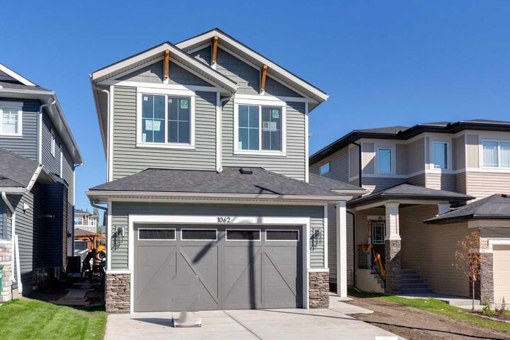 Property Photo:  1062 Bayview Crescent SW  AB T4B 5N8 