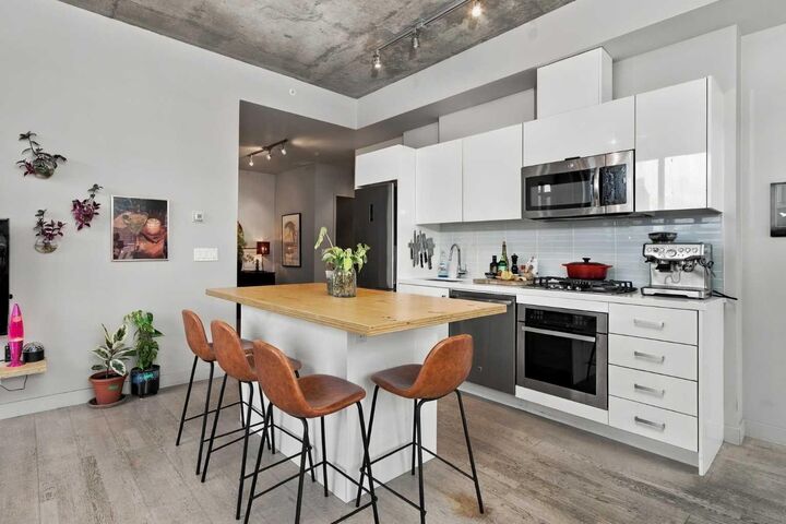 Property Photo: 1010 6th Street 602 AB T2R 1B4