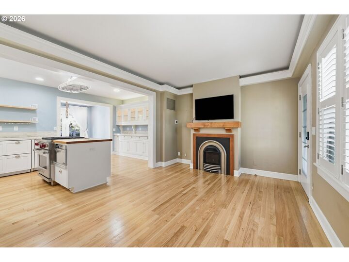 Property Photo:  1689 Olive St  OR 97401 