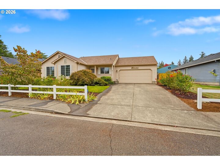 Property Photo:  102 Ashley Ct  OR 97114 