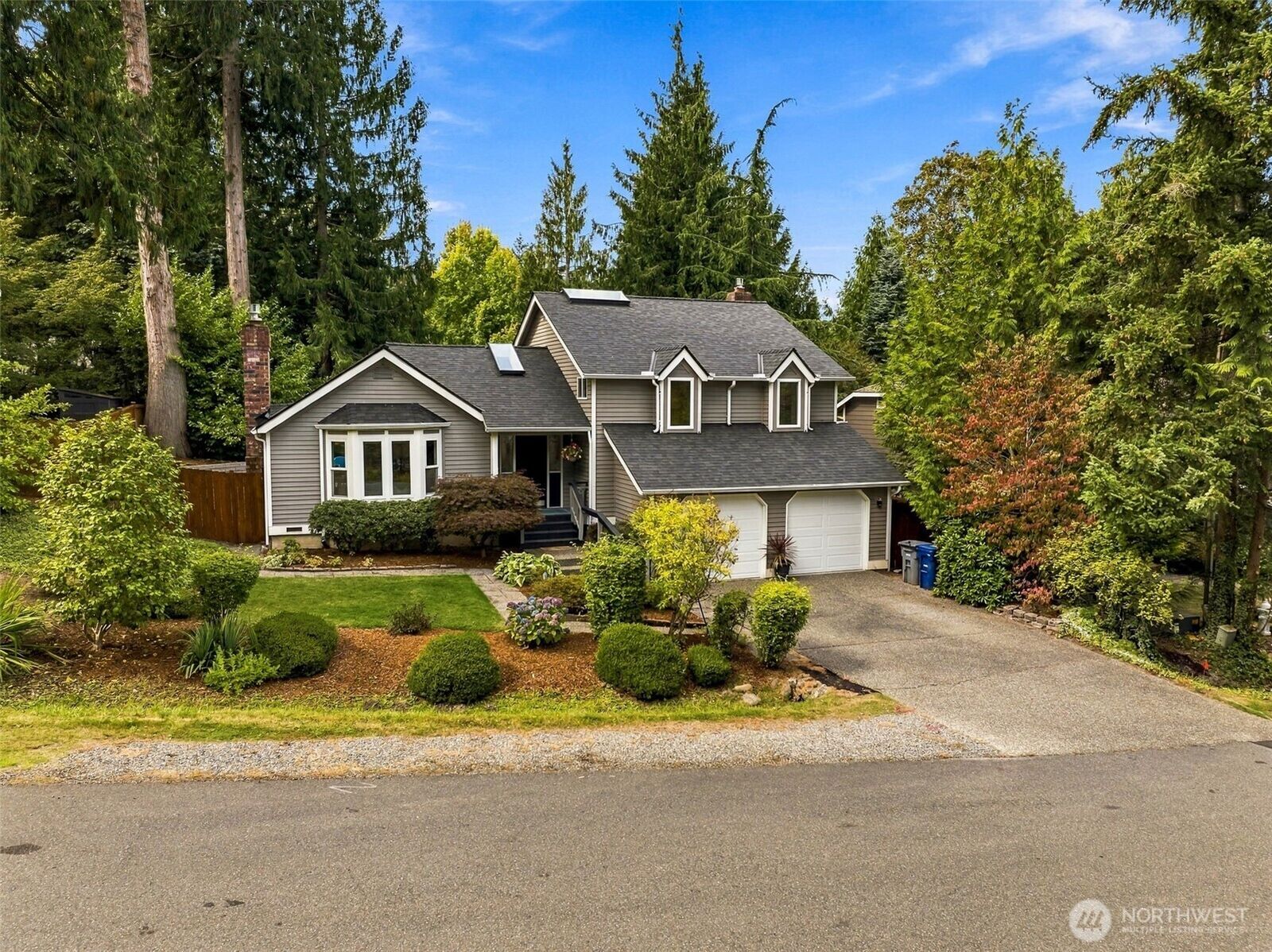 Property Photo: 425 Jasmine Place NW WA 98027