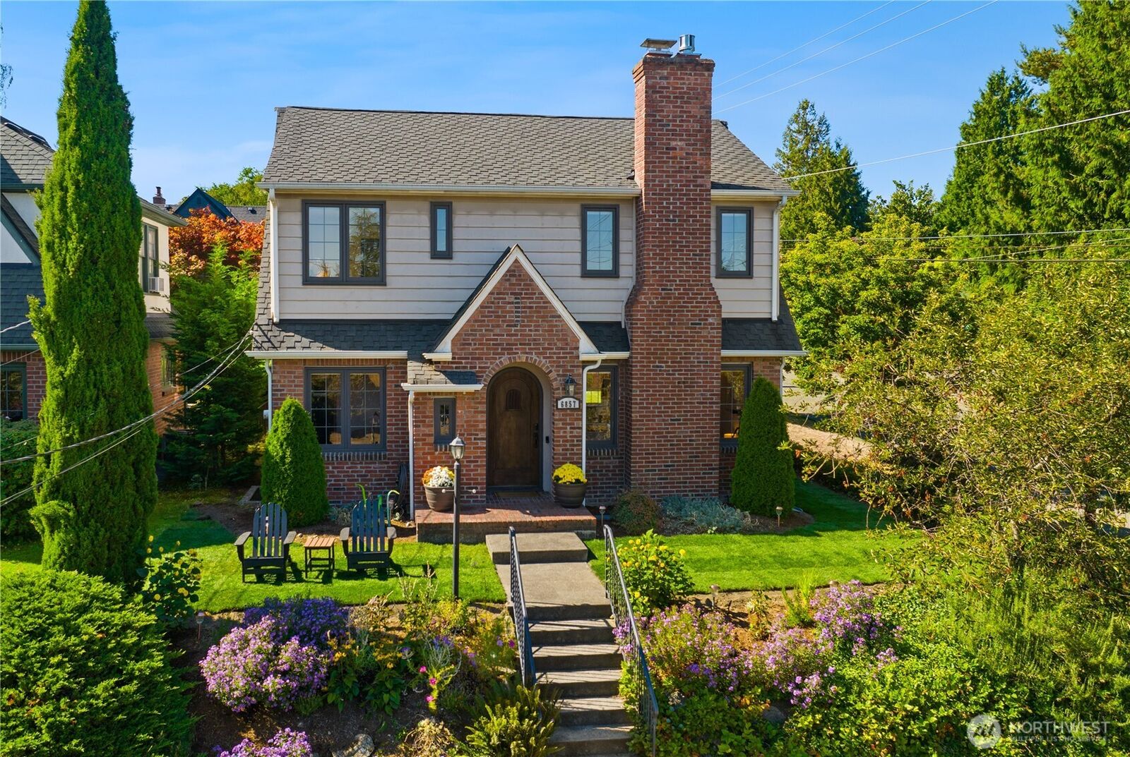 Property Photo: 6857 32nd Avenue NE WA 98115