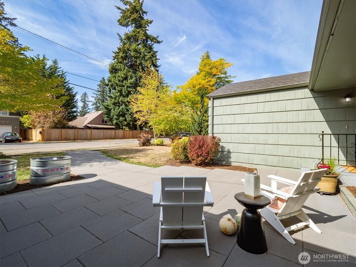 Property Photo: 15522 1st Avenue NW WA 98177