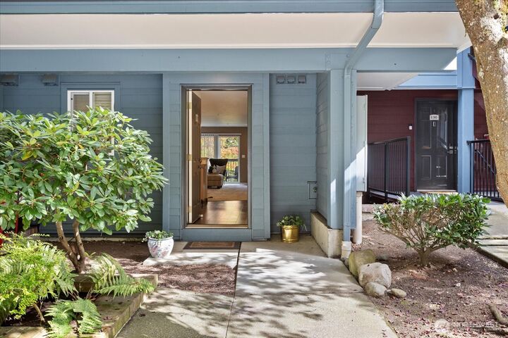 Property Photo:  15917  Waynita Way NE E-202  WA 98011 
