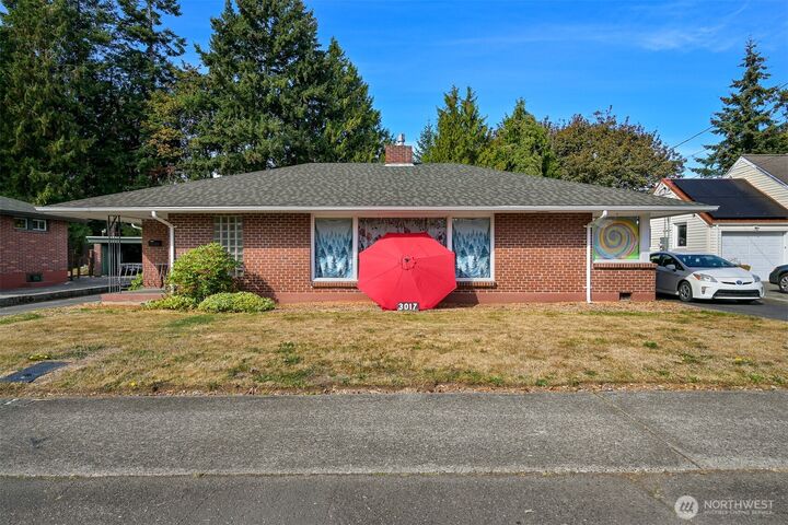 Property Photo: 3017 Lynn Street WA 98225
