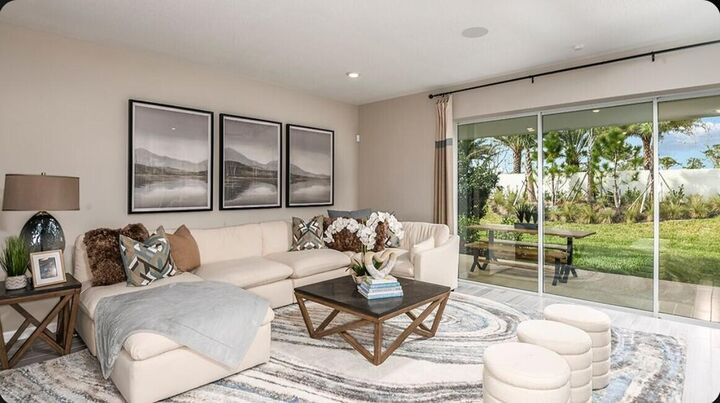 Property Photo:  637 SE Ranch Oak Circle  FL 34984 