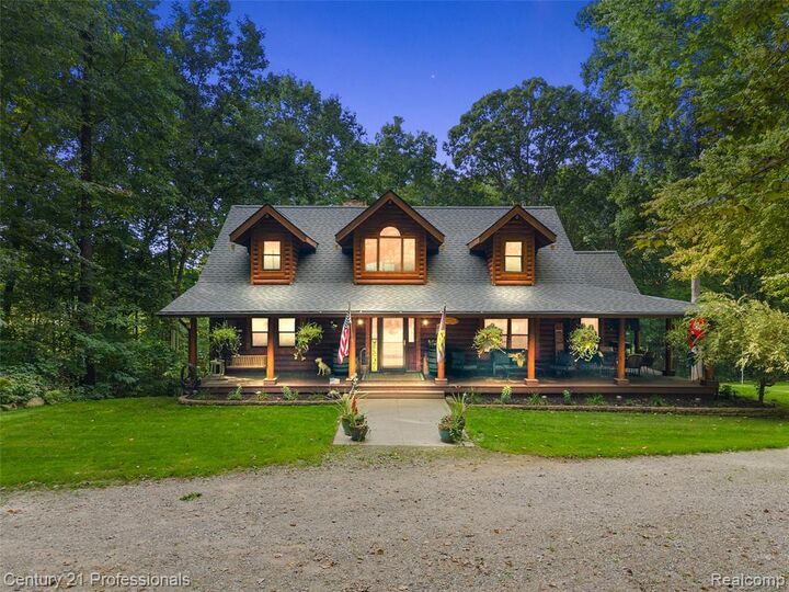 Property Photo:  3120 Canyon Oaks  MI 48350 