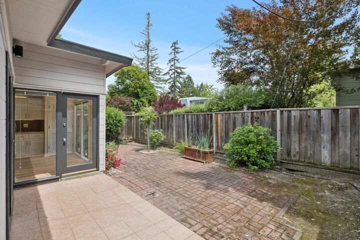 Property Photo:  1565 Stanford Avenue  CA 94306 