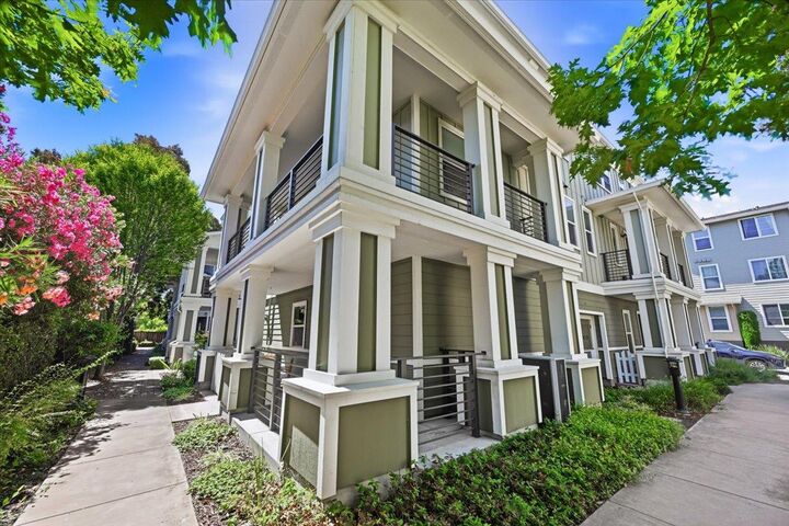 Property Photo:  4451 Westerly Common  CA 94538 