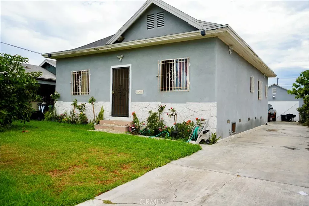 Property Photo:  11218 Belhaven  CA 90059 