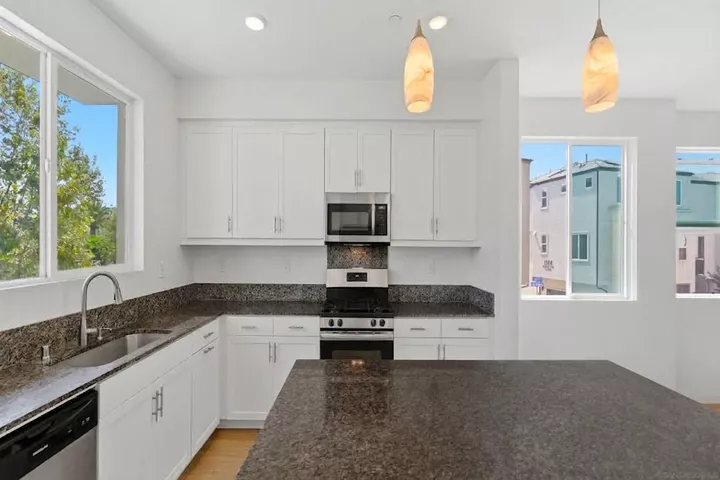 Property Photo:  5502 Caminito Sandwaves 172  CA 92154 