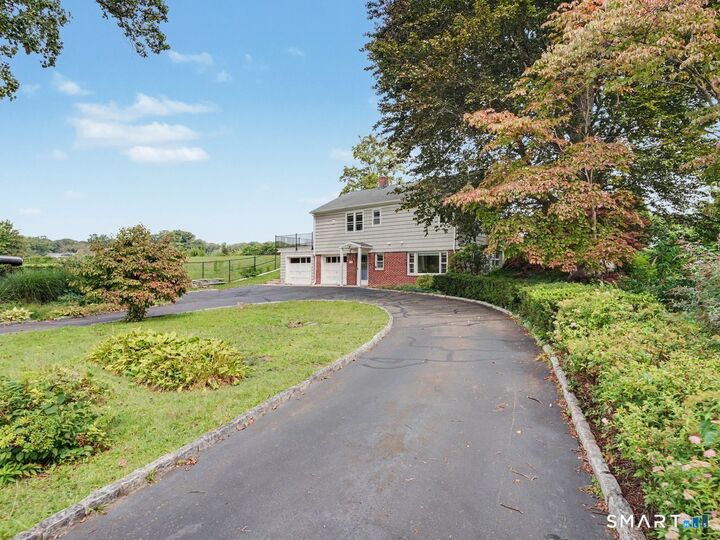 Property Photo:  100 Lakeshore Terrace  CT 06606 
