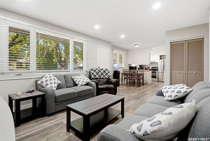 Property Photo:  16 Sandison Crescent  SK S4R 6R9 