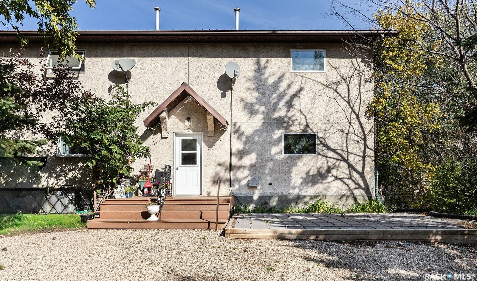 Property Photo:  412 Lake Avenue 6  SK S0K 4T1 