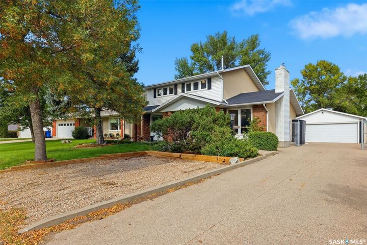 Property Photo:  6218 Sherwood Drive  SK S4T 7G2 