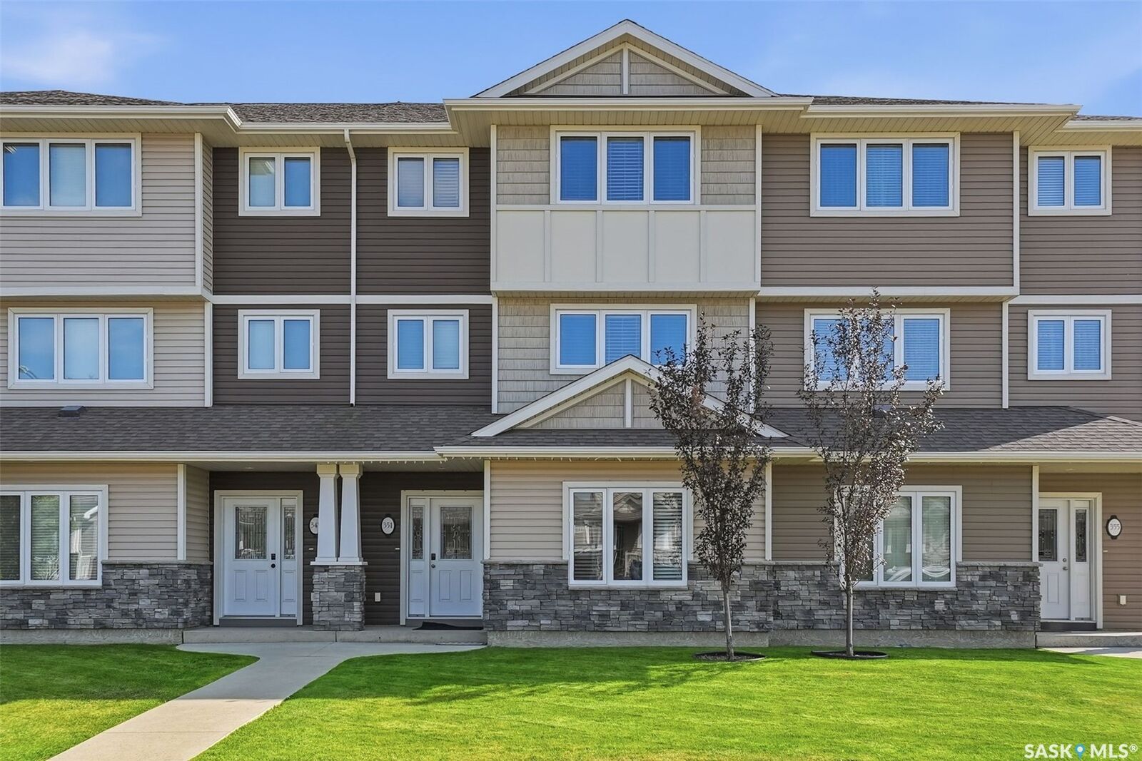 Property Photo:  351 Palliser Way  SK S7L 4Y6 