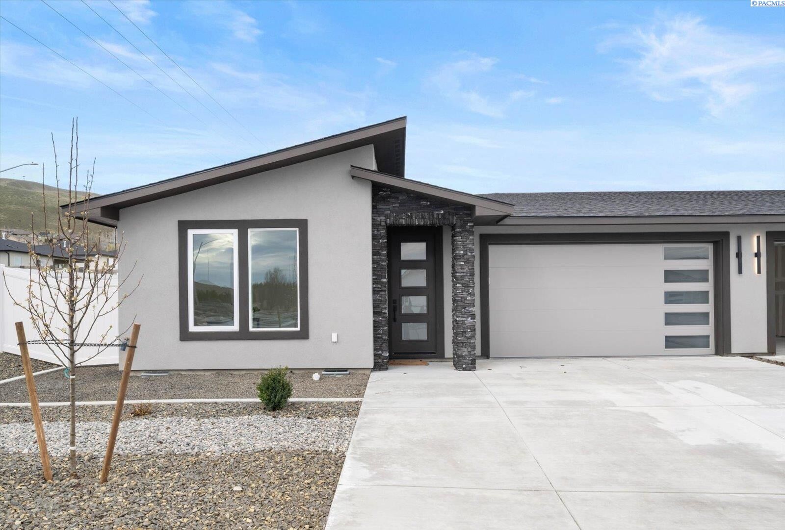 Property Photo:  1102 Fairhaven Loop  WA 99352 