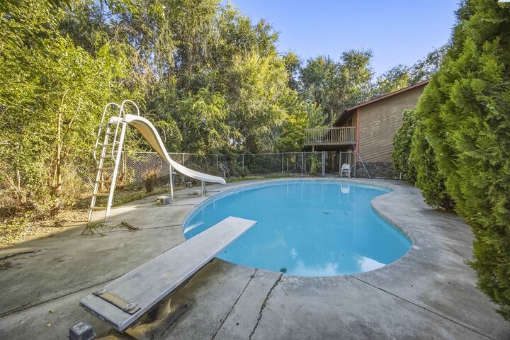 Property Photo: 815 S Anderson St WA 99336