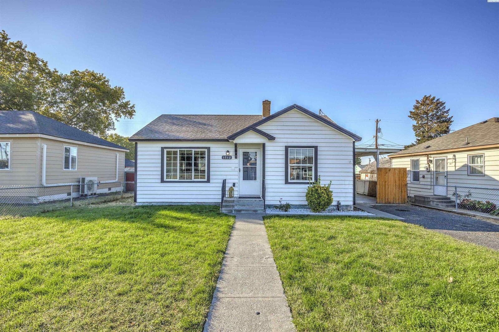 Property Photo:  1712 W Irving Street  WA 99301 