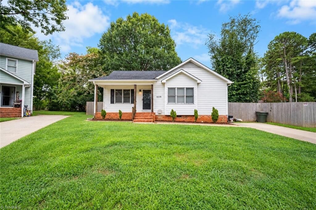 Property Photo:  609 Forest Brook Drive  NC 27406 