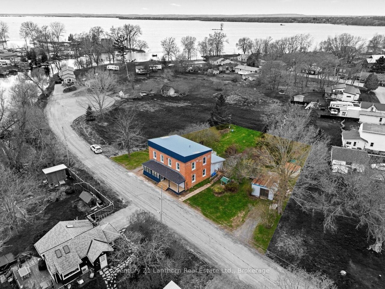Property Photo:  16 Store Street  ON K0K 1T0 