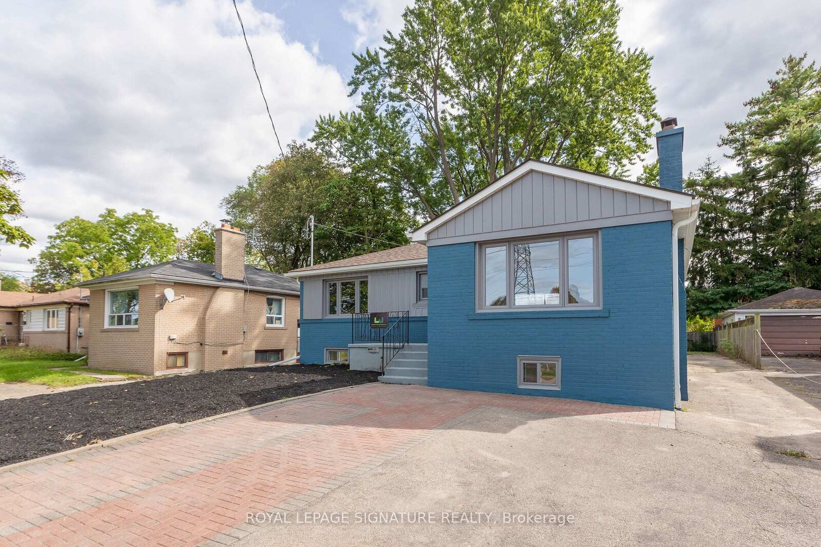 Property Photo:  91 Bishop Avenue Lower Level  ON M2M 1Z5 