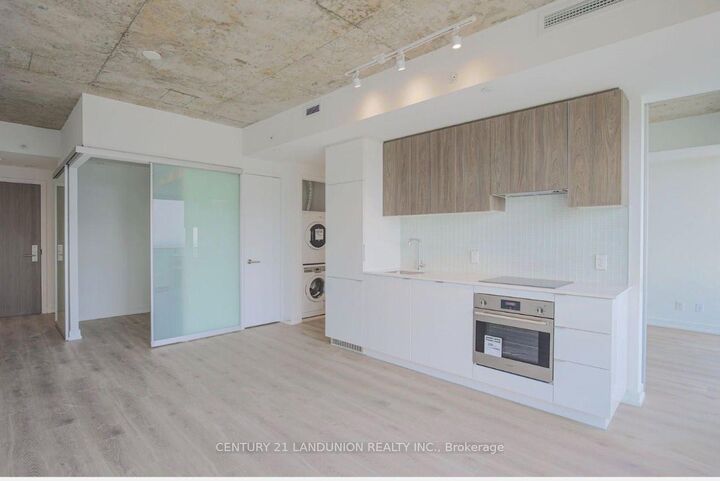 Property Photo:  161 Roehampton Avenue 2802  ON M4P 0C8 