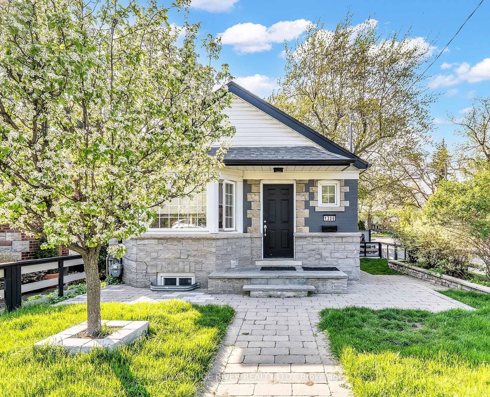 Property Photo: 1306 Kingston Road ON M1N 1P5