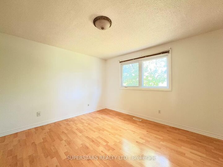 Property Photo:  289 Plymouth Trail Upper  ON L3Y 6G6 