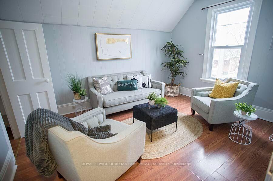 Property Photo:  67 Terrace Hill Street Upper  ON N3R 1G2 