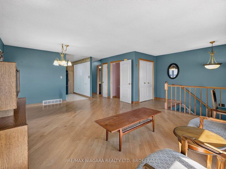 Property Photo: 7905 Salisbury Place ON L2H 2W7