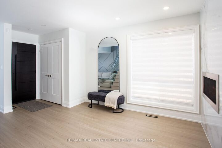Photo de la propriété: 5940 Blue Spruce Avenue ON L7L 6T2