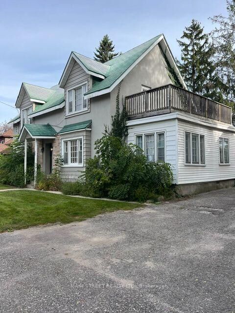 Property Photo:  29 Parkside Drive 2  ON L4N 1W7 