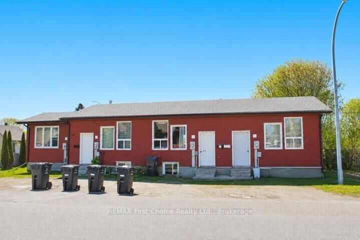 Photo de la propriété: 303 Frederica Street W ON P7E 3W4