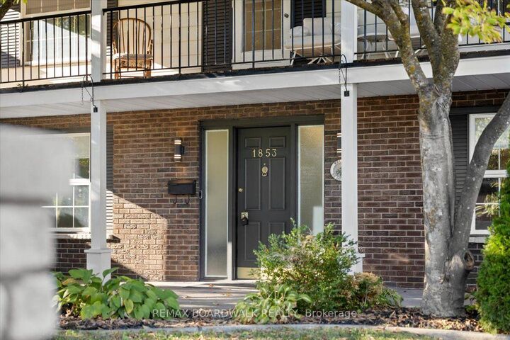 Property Photo:  1853 Kilborn Avenue  ON K1H 6N3 