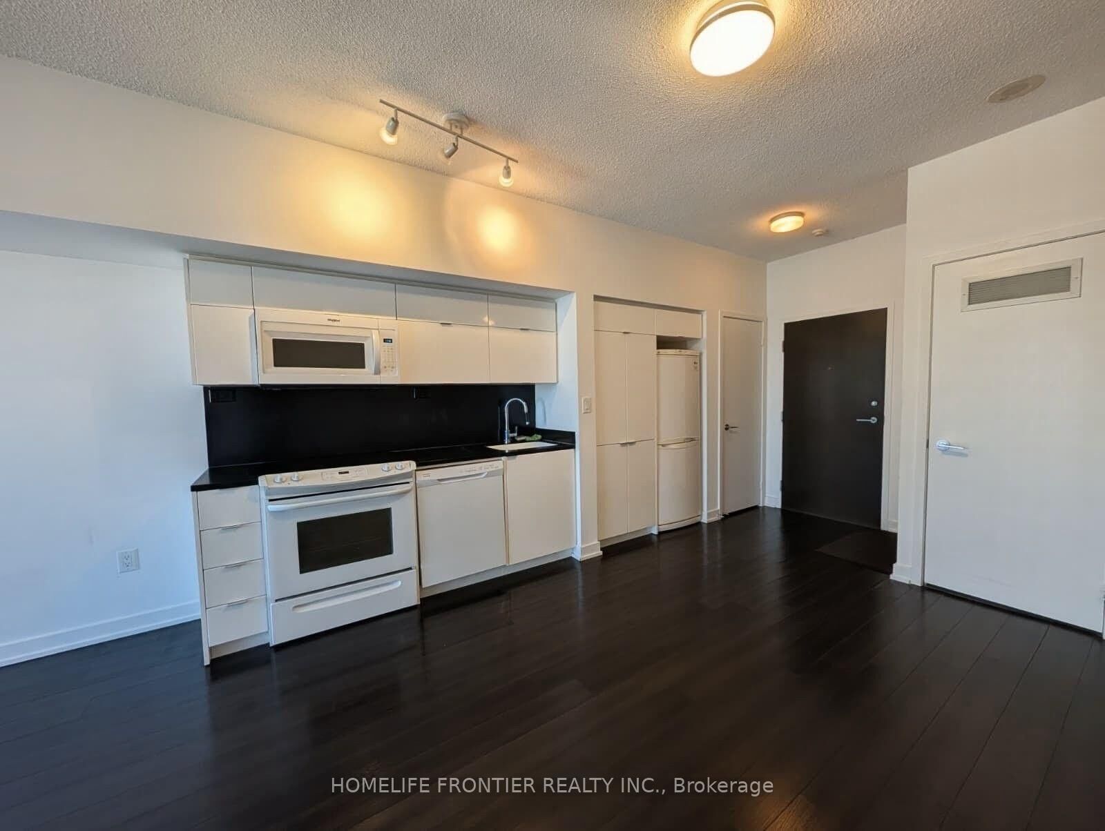 Property Photo:  151 Dan Leckie Way 1017  ON M5V 4B2 