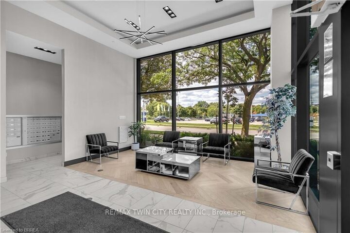 Property Photo:  7 Erie Avenue 304  ON N3S 2E7 