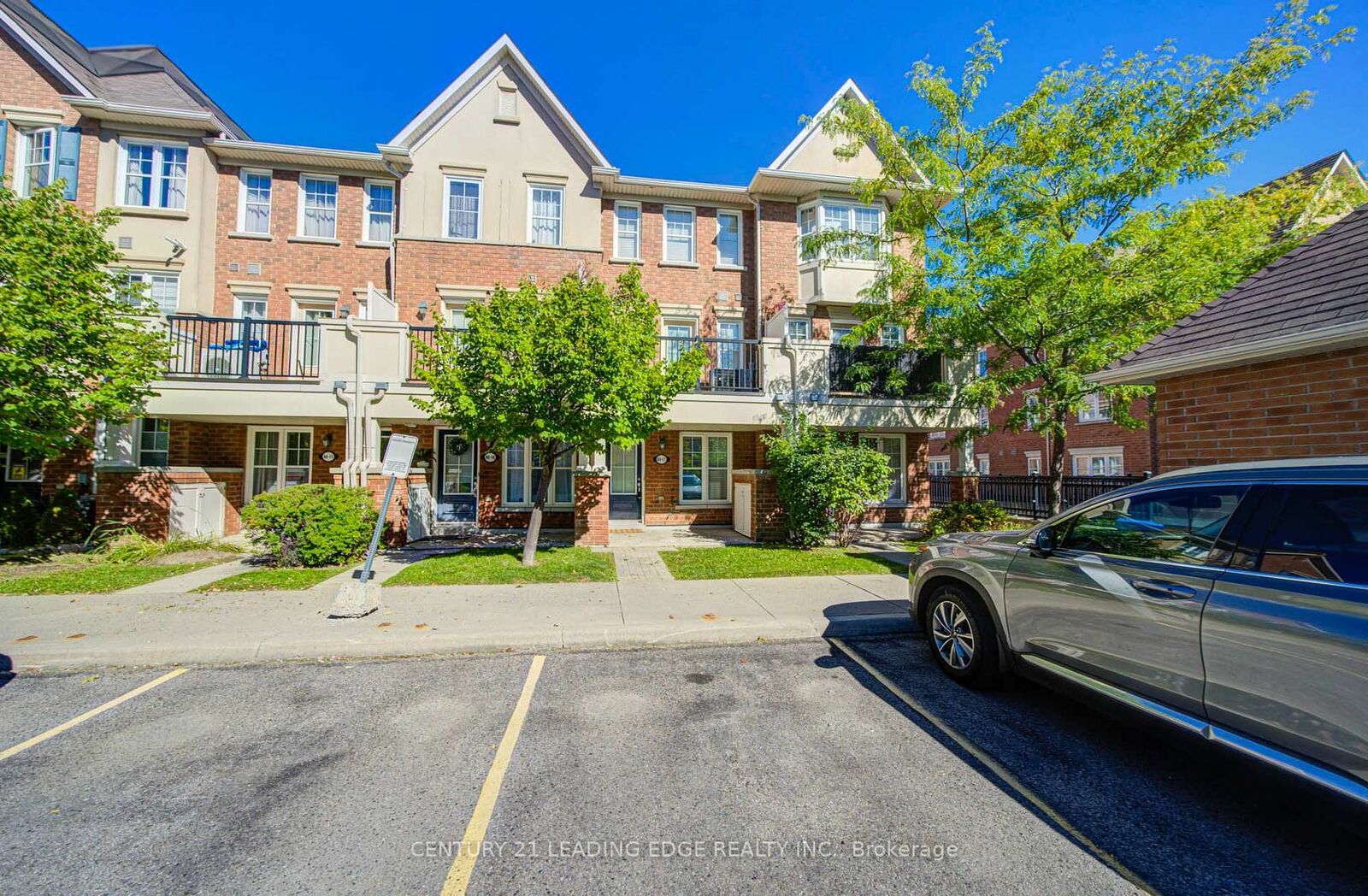 Property Photo:  40 Mendelssohn Street 17  ON M1L 0G8 