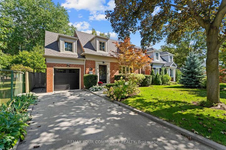 Photo de la propriété: 189 Prince Edward Drive S ON M8Y 3X1