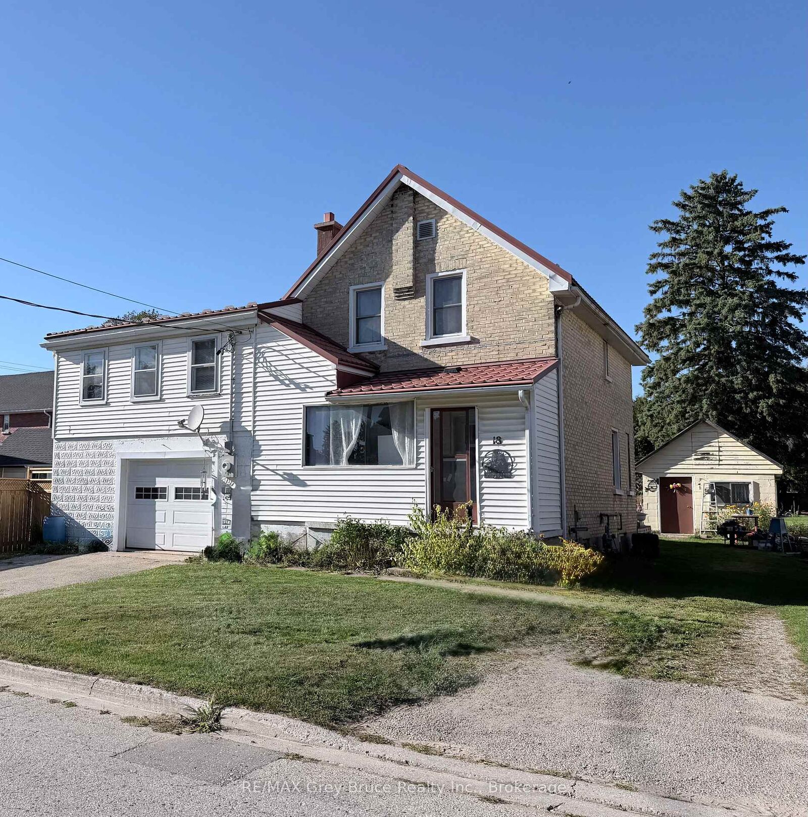 Property Photo:  18 12th Street SE Street  ON N0G 1L0 