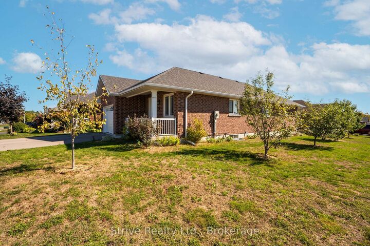 Property Photo:  50 Millpond Lane  ON K0L 2V0 