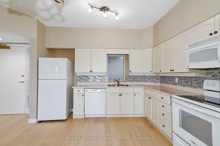Photo de la propriété:  49 Raglan Street 106  ON L9Y 1P7 