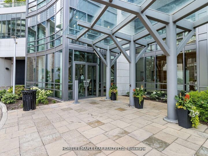 Property Photo:  2240 Lakeshore Boulevard W Lph02  ON M8V 0B1 
