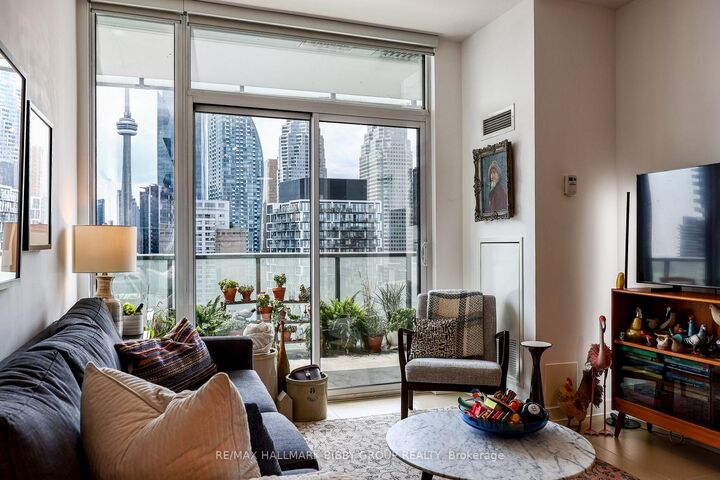Property Photo: 1 Market Street 2501 ON M5E 0A2